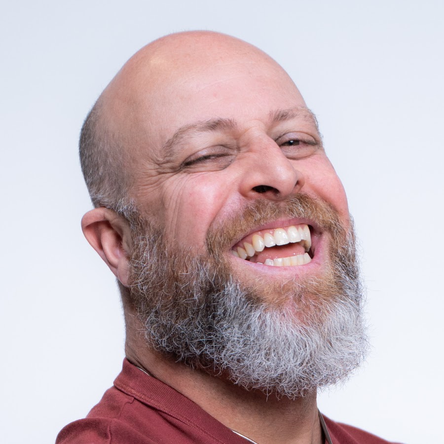 Headshot of @ProfessorNoslen